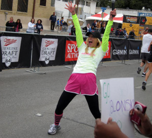 runners and coach participate san antonio rock roll marathon Pictures ...