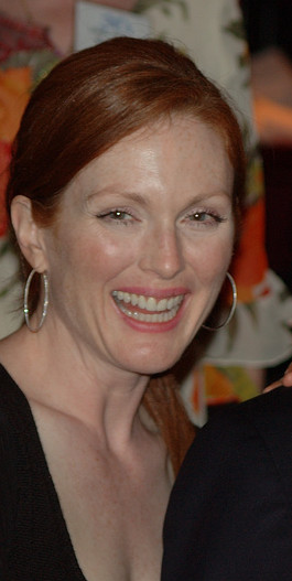 julianne moore freckles