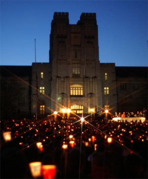 Virginia Tech candlelight vigil, April 2007: Photo by Ben Townsend (CC ...