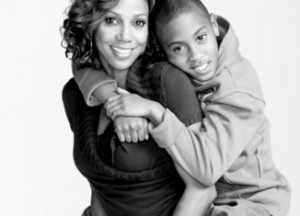 HOLLY ROBINSON PEETE OPENS NO-COST AUTISM CENTERS