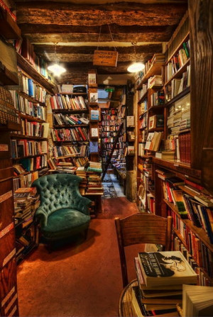 Book store of my dreams! If I was rich this is what I would have.