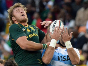South Africa's Fourie du Preez (L) fights for the ball during a match ...