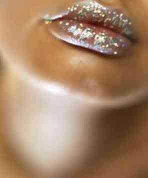 Lips: kisses_silver_lipstick.jpg