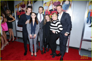 About This Photo Set: Robbie Amell hits the red carpet with co-star ...