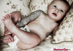 Humour bébé mafia. Photo insolite drôle d'un bébé qui est tatoué ...