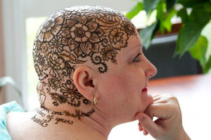 Beautiful Henna Crowns Help Cancer Patients Overcome Their Hair Loss