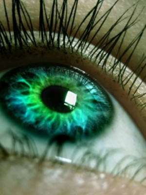 green-eyes-people-with-green-eyes-24760259-768-1024.jpg