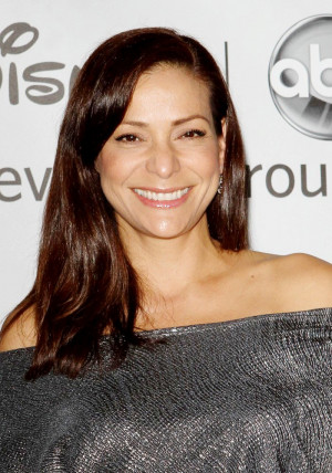 Constance Marie Picture 18