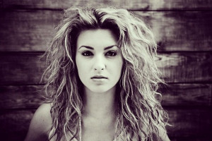 Tori-Kelly1.jpg