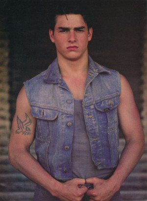 Now this is the Tom Cruise who was sexy as hell!!