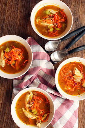 Food // CHICKEN CARROT NOODLE SOUP RECIPE
