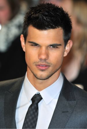 Taylor Lautner Magazine Cover Is Fake!