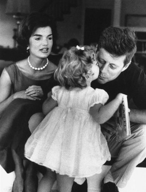 Image: John F. Kennedy with wife Jackie and daughter Caroline in 1960.