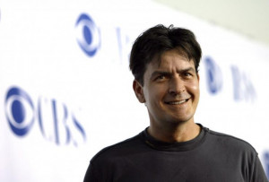 Charlie Sheen gets booed on his first live tour in Detroit, Michigan ...