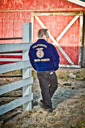 senior pic w/ FFA jacket- I can totally see Dawn doing this!