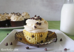 Chocolate-Chip-Cookie-Dough-Filled-Cupcake-with-Cookie-Dough-Frosting ...