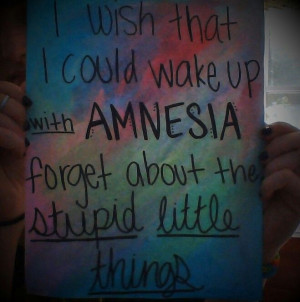 Amnesia 5SOS Lyrics