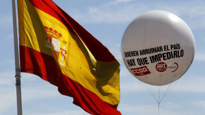 4706-Spanish%20flag%20austerity%20protest%20baloon%20IS44458177.jpg ...