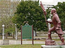Antoine Laumet de La Mothe, statua commemorativa a Detroit