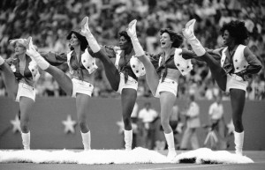 Perhaps the most famous NFL Cheerleaders; the Dallas Cowboys in the ...
