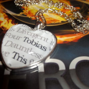 Insurgent Allegiant Dauntless Faction 'Tris' and 'Tobias Literary Book ...