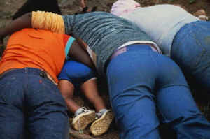jonestown-massacre-photos-bodies-ground.jpg