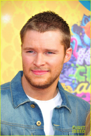 Nicola Peltz and Jack Reynor have fun onstage at the 2014 Kids' Choice ...