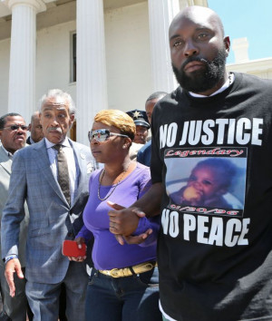 Al Sharpton arrives in St. Louis, seeking justice for Michael Brown