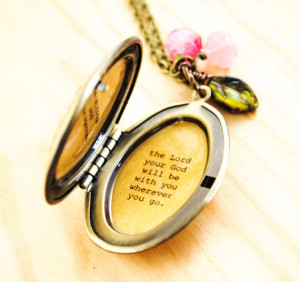Women's Locket - Quote Locket - Faith Jewelry - Be strong and ...