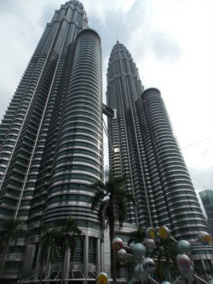 Petronas Twin Towers Photo...