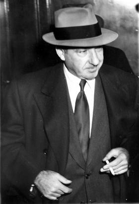 1920s, Frank Costello had become close with mobsters 
