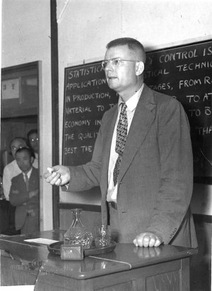 1951 – W. Edwards Deming teaching (DEM–1040)