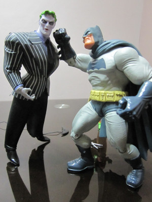 Toys of Steel Review - DC Collectibles: The Dark Knight Returns