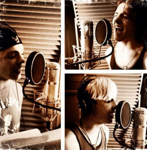 Ross-Lynch-R5-Recording-Studio1