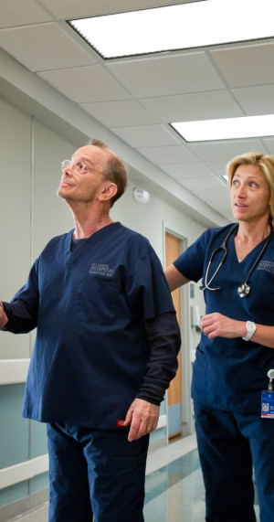 MV5BOTkwNDc5NzI3Nl5BMl5BanBnXkFtZTcwOTE0NTI4Nw@@._V1_SY1200_CR587,0 ...