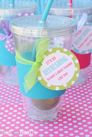 What a cute and easy teacher appreciation gift idea! Free printable ...