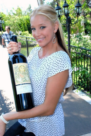 Kristen Renton Hot