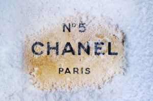 Chanel 5 Winter Wallpaper