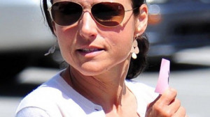 Julia Louis-Dreyfus was spotted in Brentwood looking cool in her ...