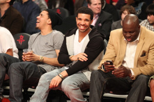 Here’s some more pictures of Drake at the All-Star Weekend events in ...