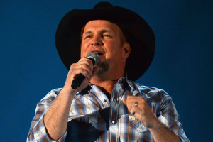 Garth Brooks took country music by storm in the late ’80s ...