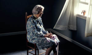 Elderly-woman-by-window-001.jpg