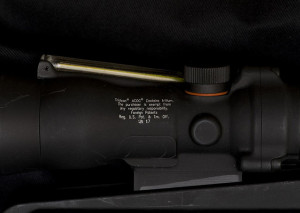 Description Trijicon rifle scope with Bible verse.jpg