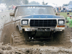 ... _monster_truck_show_must_go_on%2Bmud_bog_racing_blue_ford_truck.jpg