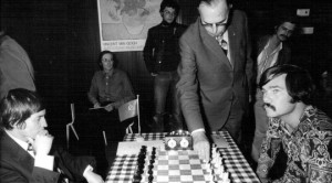Max Euwe makes the first move in Browne v Karpov (Amsterdam 1976)