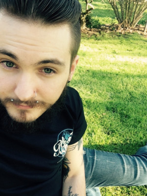 ... can sit on my face deal. Kik: brandonedge snapchat: Poppunkgeneric