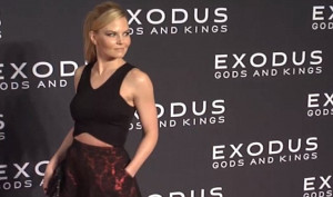 Jennifer Morrison steers a big truck after tense confrontation with co ...