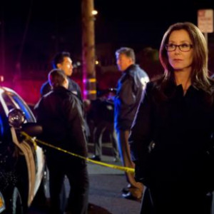 Mary McDonnell Previews Major Crimes Season 2, Introduction of Sharon ...