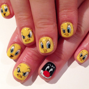 Tweety Bird & Sylvester Cat art nails