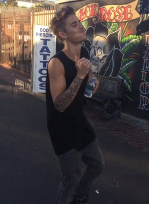 VIDEO: Justin Bieber Dancing – Funny